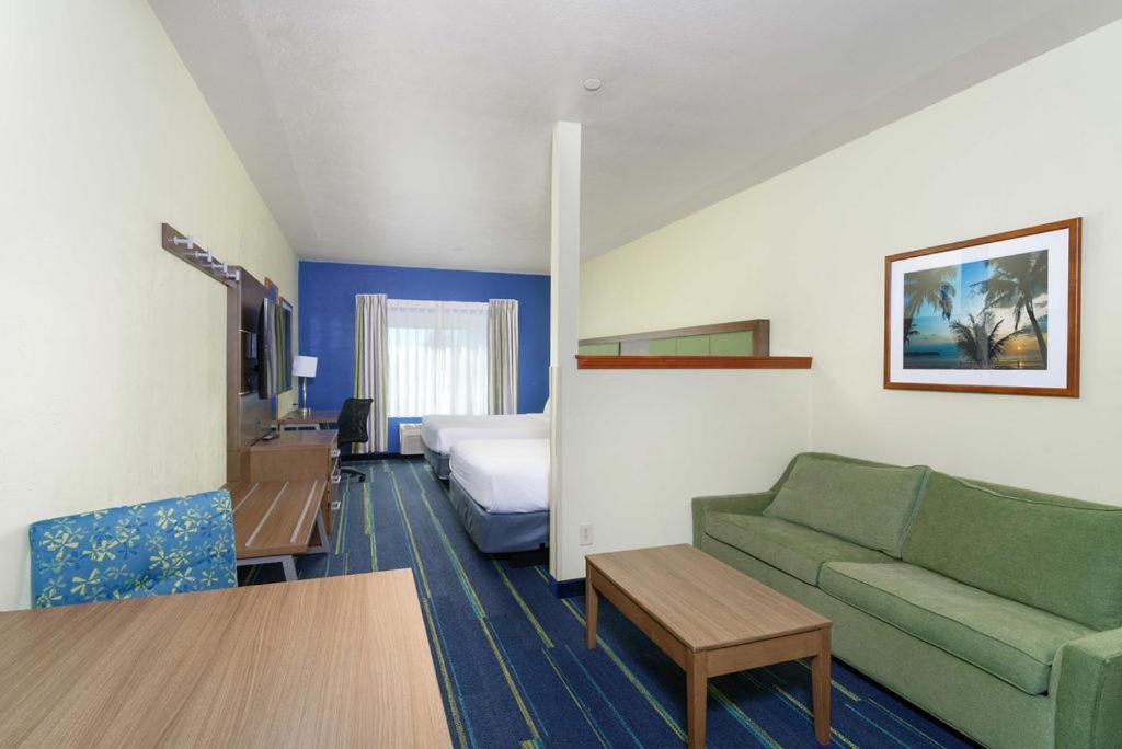 Triple Play Resort Hotel & Suites Hayden Exterior photo